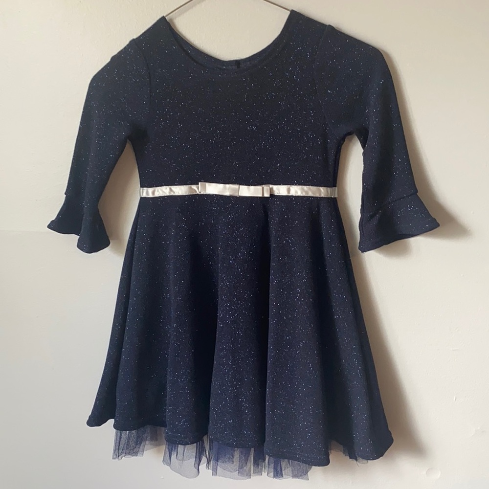 Sweetheart Rose size 5 blue sparkly dress
$20
